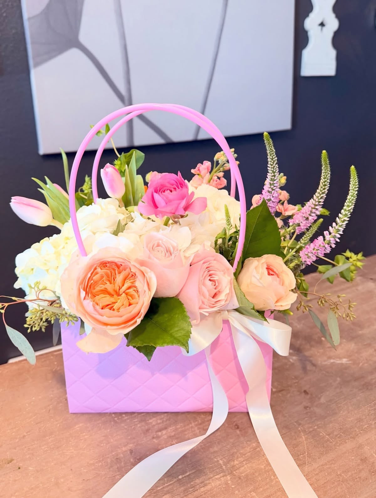 Portable Flower Bouquet Gift Bag with Handles – Quilted Waxed Cardstock Flower Box (Pink & White)